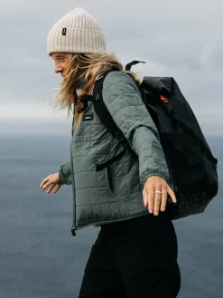 Hot Finisterre Carrack Beanie