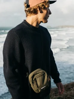 Discount Finisterre Men's Barents Sweater Indigo