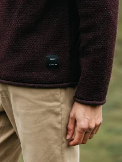 Store Finisterre Men's Barents Sweater BlackCherry