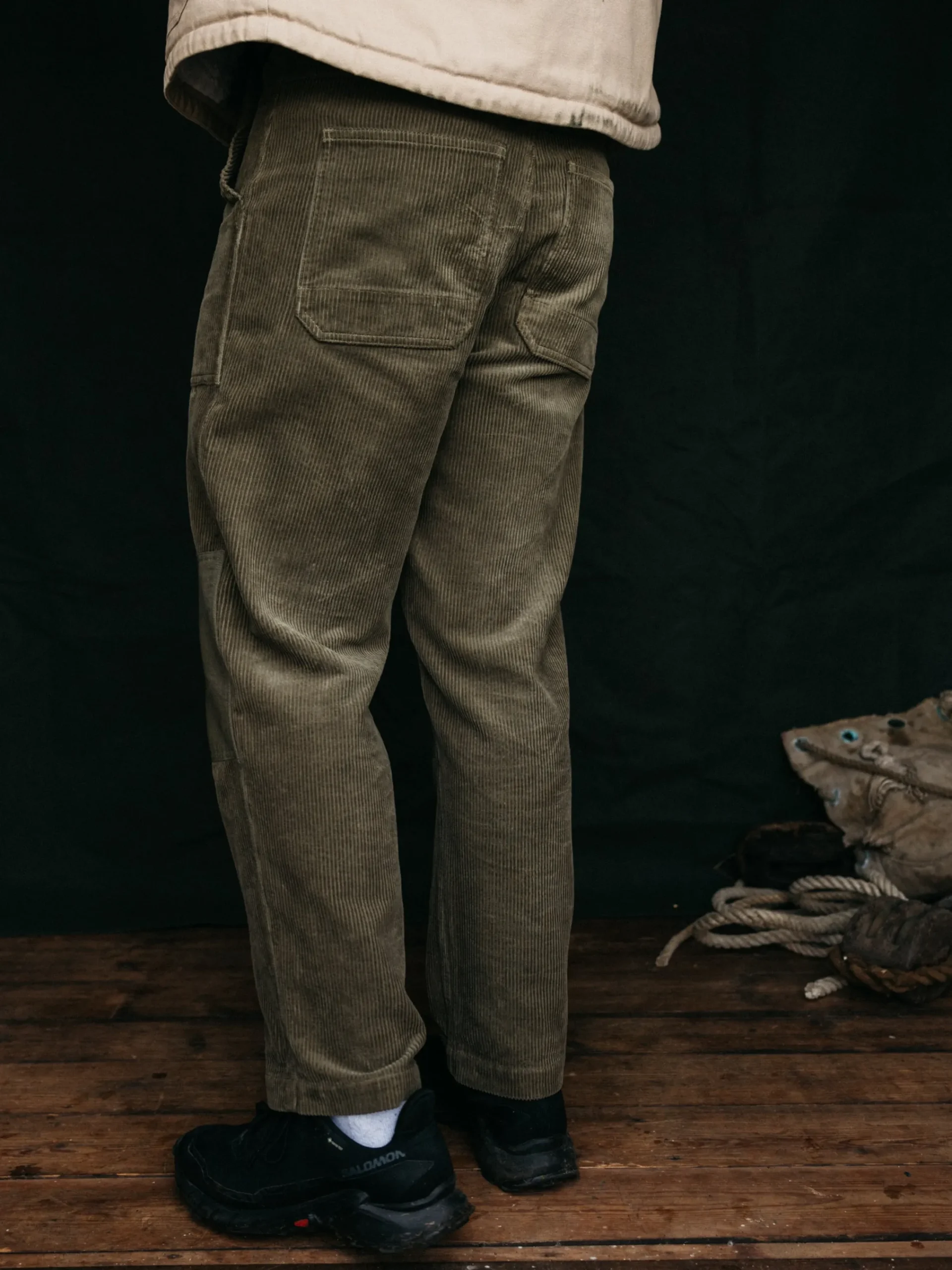 Fashion Finisterre Men's Basset Cord Trouser Olive