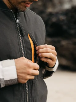 New Finisterre Men's Berings Vest Raven