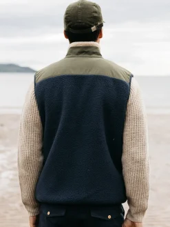Store Finisterre Men's Bolster Fleece Vest Oatmeal/Navy