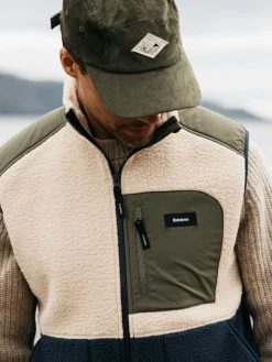 Store Finisterre Men's Bolster Fleece Vest Oatmeal/Navy