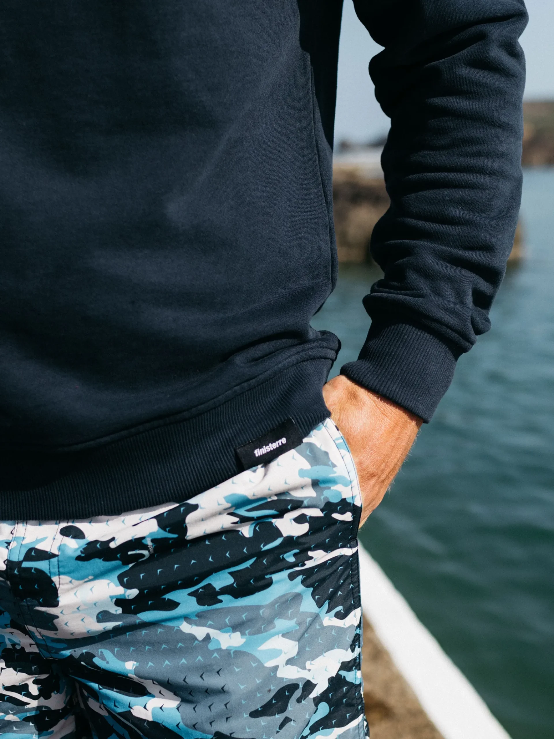Hot Finisterre Men's Coho Sweatshirt Navy