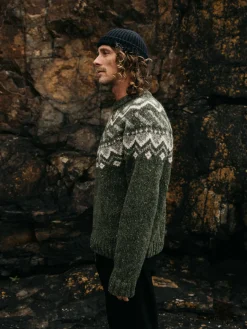 Best Sale Finisterre Men's Cormoran Fair Isle Sweater Olive