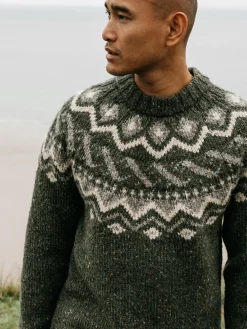Best Sale Finisterre Men's Cormoran Fair Isle Sweater Olive