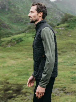 Store Finisterre Men's Firecrest Insulated Vest Black
