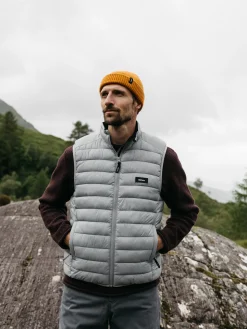 Hot Finisterre Men's Nimbus Insulated Vest Whale