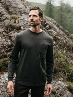 Cheap Finisterre Men's Orca Recycled Pocket Long Sleeve T-Shirt RavenBlack