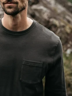 Cheap Finisterre Men's Orca Recycled Pocket Long Sleeve T-Shirt RavenBlack