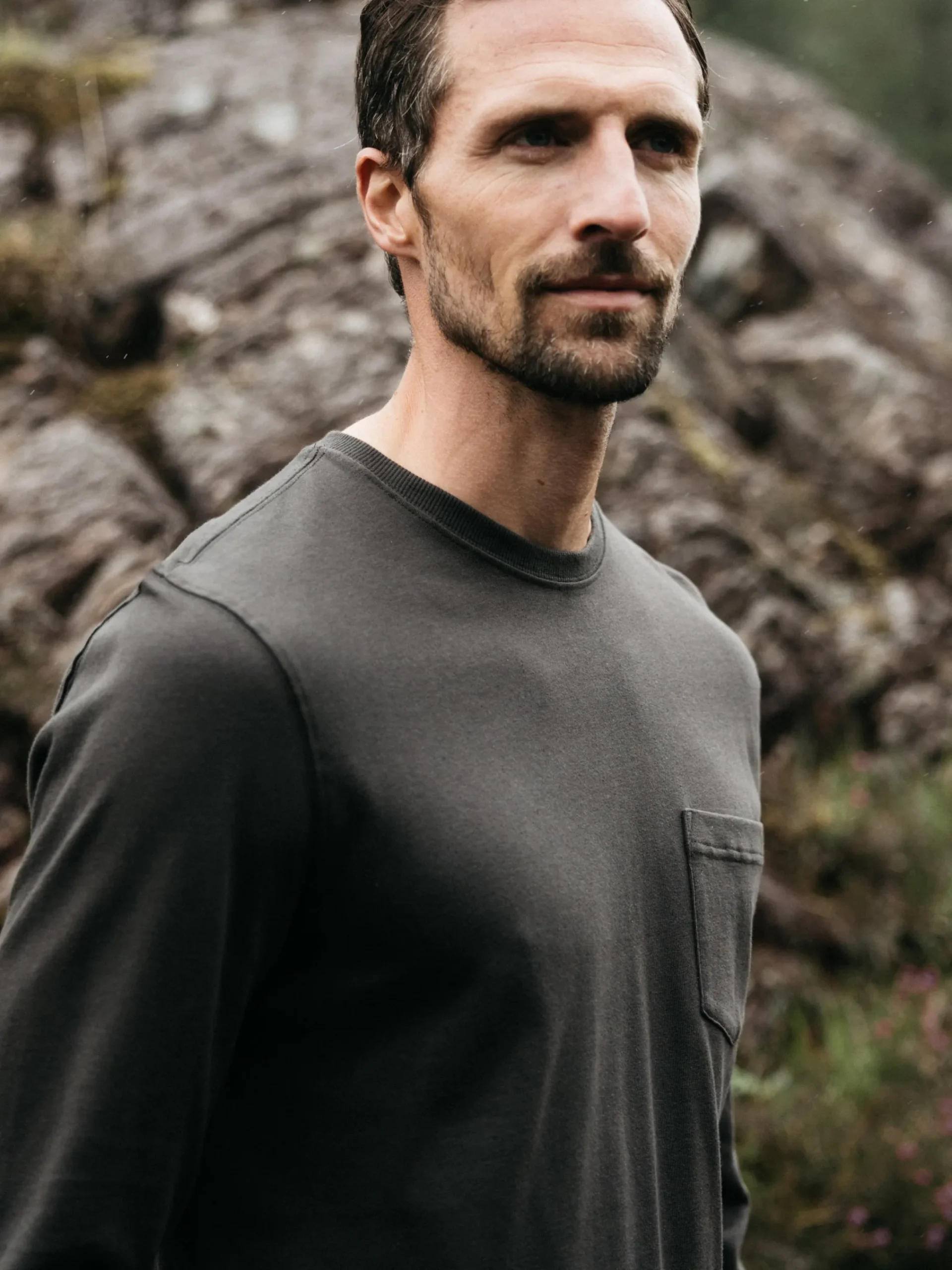 Cheap Finisterre Men's Orca Recycled Pocket Long Sleeve T-Shirt RavenBlack