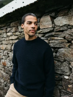 Online Finisterre Men's RNLI Polperro Sweater Navy