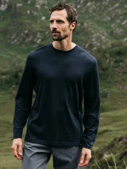 New Finisterre Men's Seeker Merino Long Sleeve T-Shirt Navy