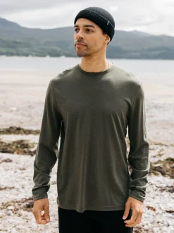 Hot Finisterre Men's Seeker Merino Long Sleeve T-Shirt Olive