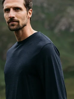 New Finisterre Men's Seeker Merino Long Sleeve T-Shirt Navy