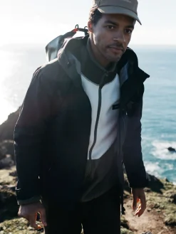 Hot Finisterre Men's Stormbird Waterproof Jacket Black