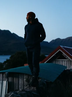 New Finisterre Men's Zawn Hoodie Navy