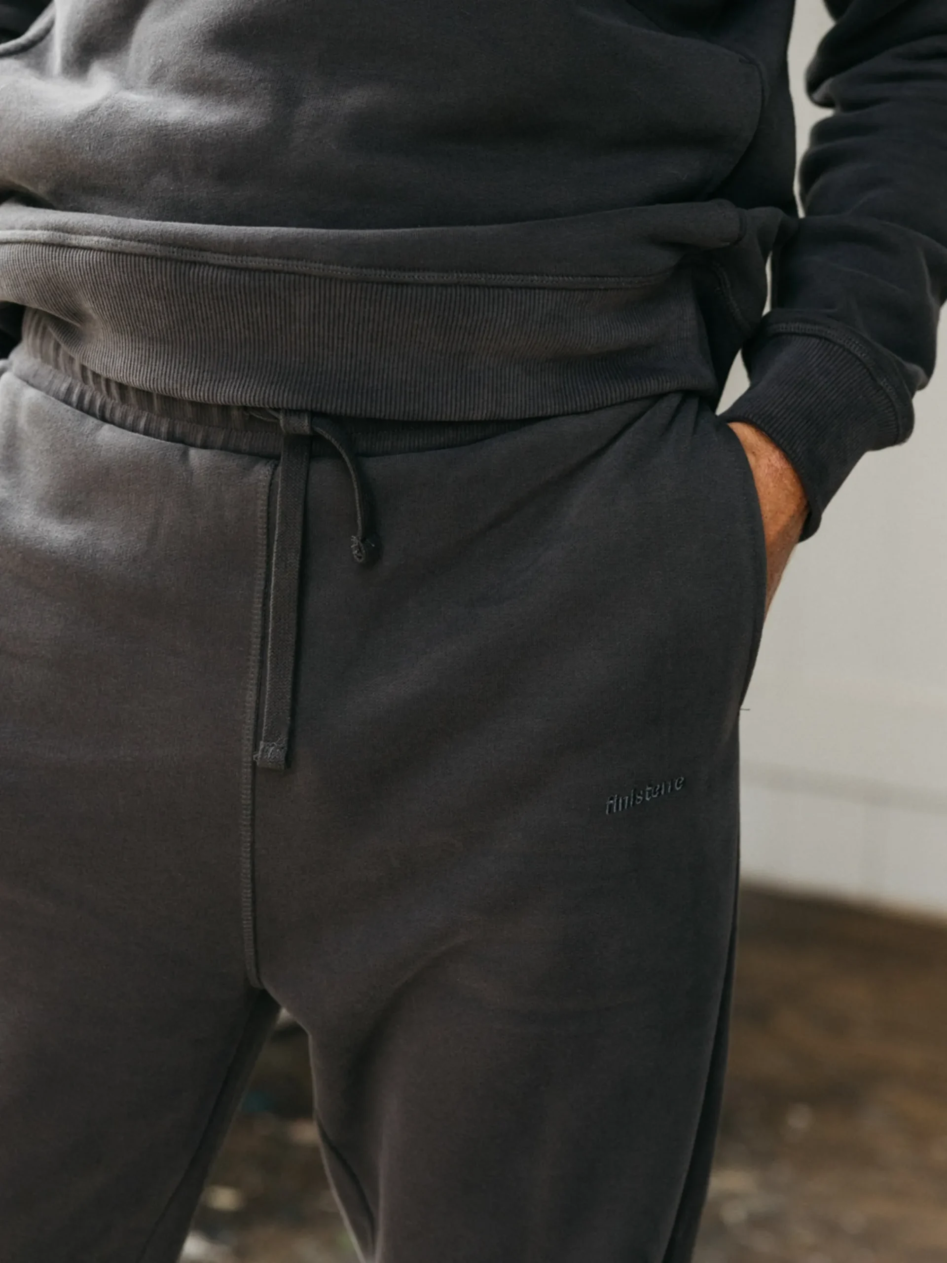 Best Finisterre Men's Zawn Jogger Raven