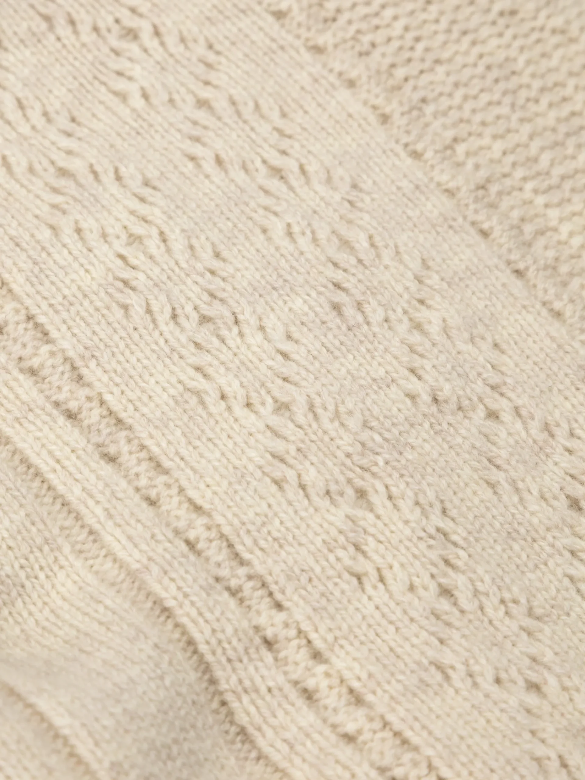 Discount Finisterre Women's Berneray Cable Crew Sweater PebbleGrey