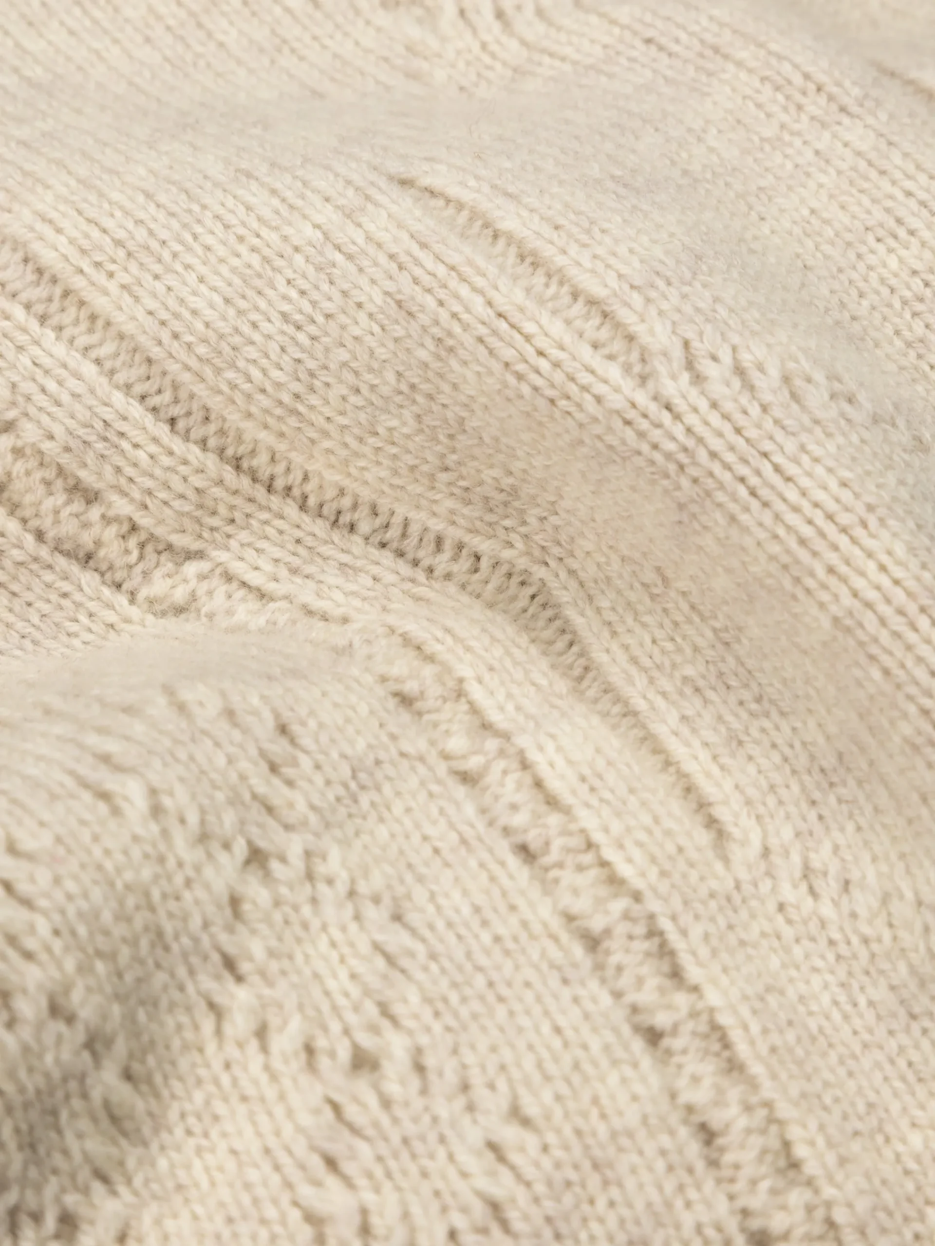 Discount Finisterre Women's Berneray Cable Crew Sweater PebbleGrey
