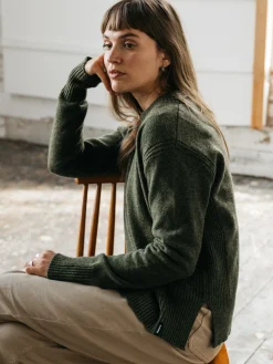 Store Finisterre Women's Cavan Ribbed Knit Sweater Olive