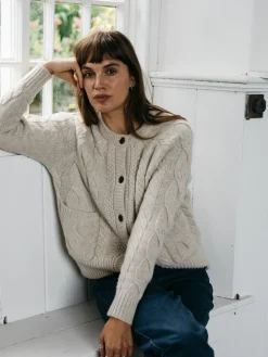 Hot Finisterre Women's Ennis Cable Knit Cardigan Oatmeal