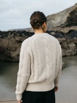 Hot Finisterre Women's Ennis Cable Knit Cardigan Oatmeal