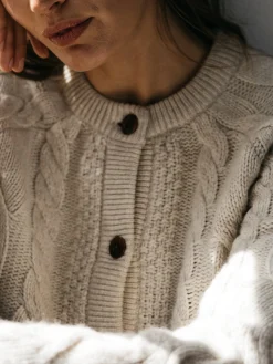 Hot Finisterre Women's Ennis Cable Knit Cardigan Oatmeal