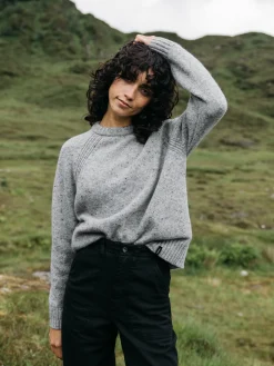 Fashion Finisterre Women's Farne Crew Neck Knit Sweater GreyMarl