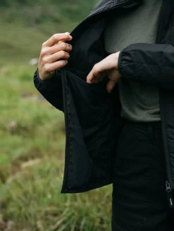 Store Finisterre Women's Firecrest Jacket Black