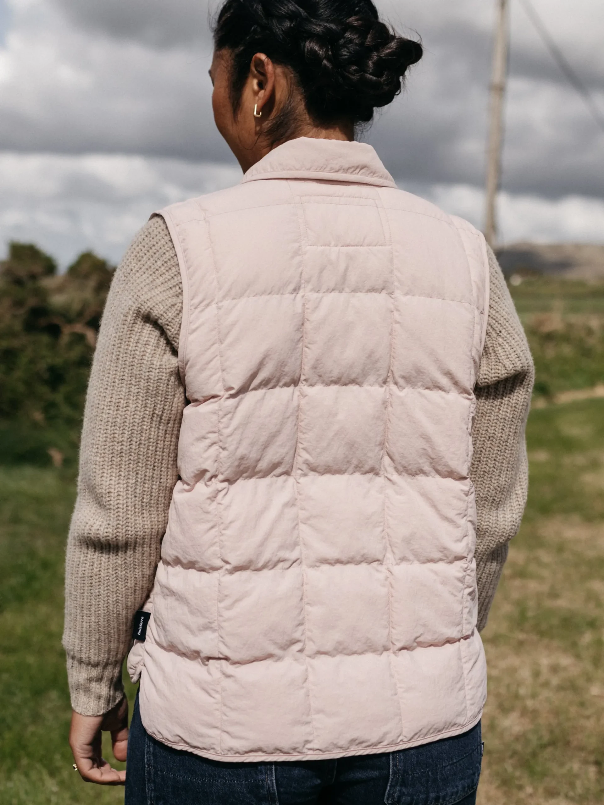 Store Finisterre Women's Lapwing Insulated Vest PinkSmoke