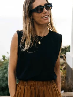 Best Finisterre Women's Meskel Vest Black