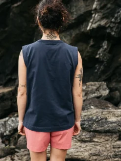 Best Sale Finisterre Women's Meskel Vest Navy