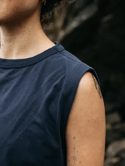 Best Sale Finisterre Women's Meskel Vest Navy