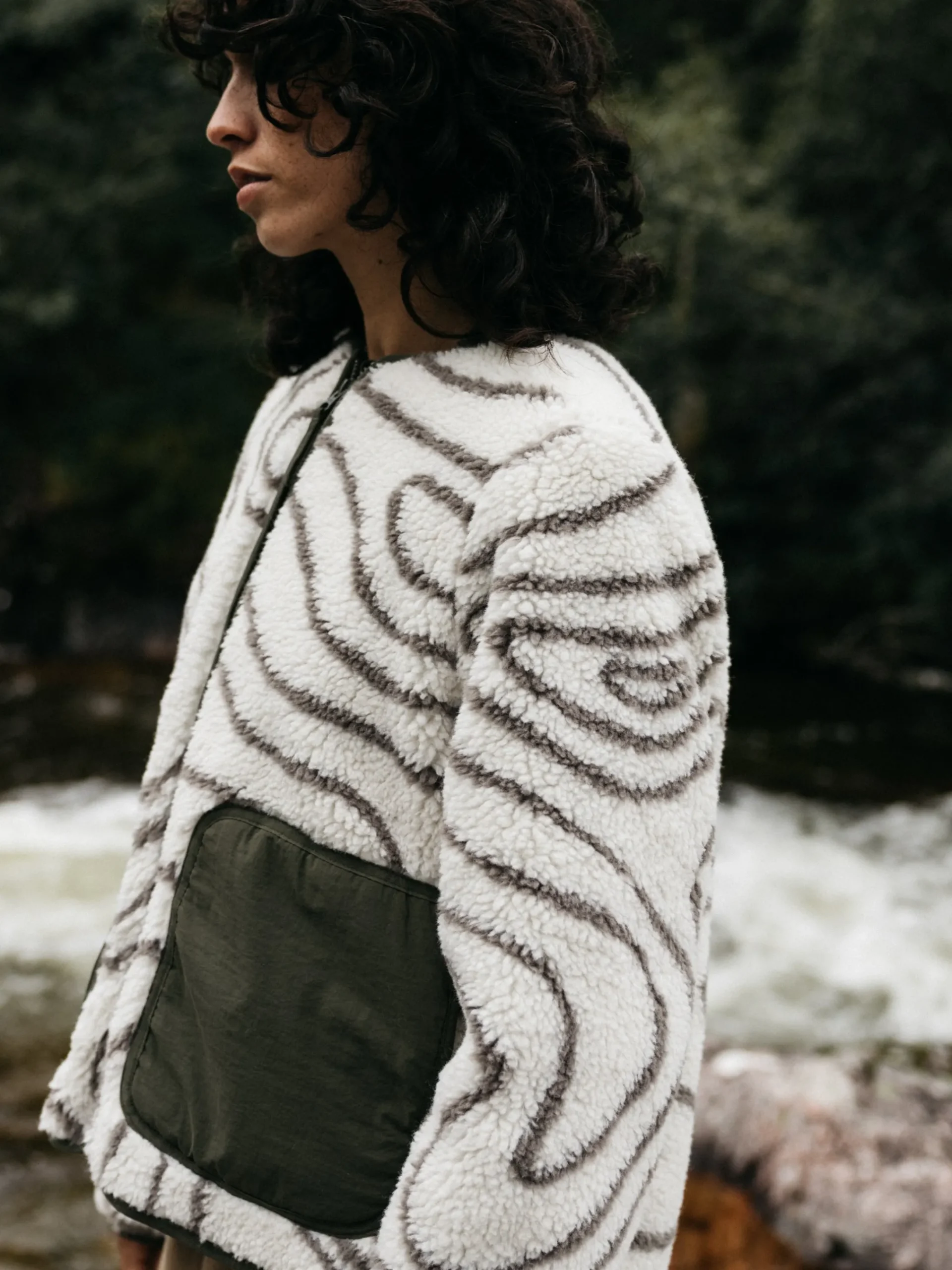 Store Finisterre Women's Orsik Fleece Printed Jacket ContourPrint