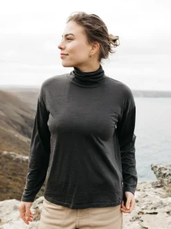 Sale Finisterre Women's Seeker Merino High Neck T-Shirt Raven