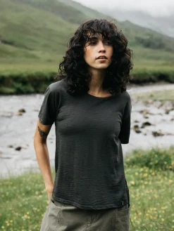 Sale Finisterre Women's Seeker Merino Scoop Neck T-Shirt RavenBlack