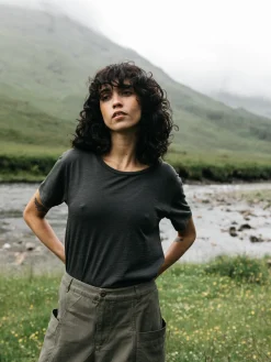 Sale Finisterre Women's Seeker Merino Scoop Neck T-Shirt RavenBlack