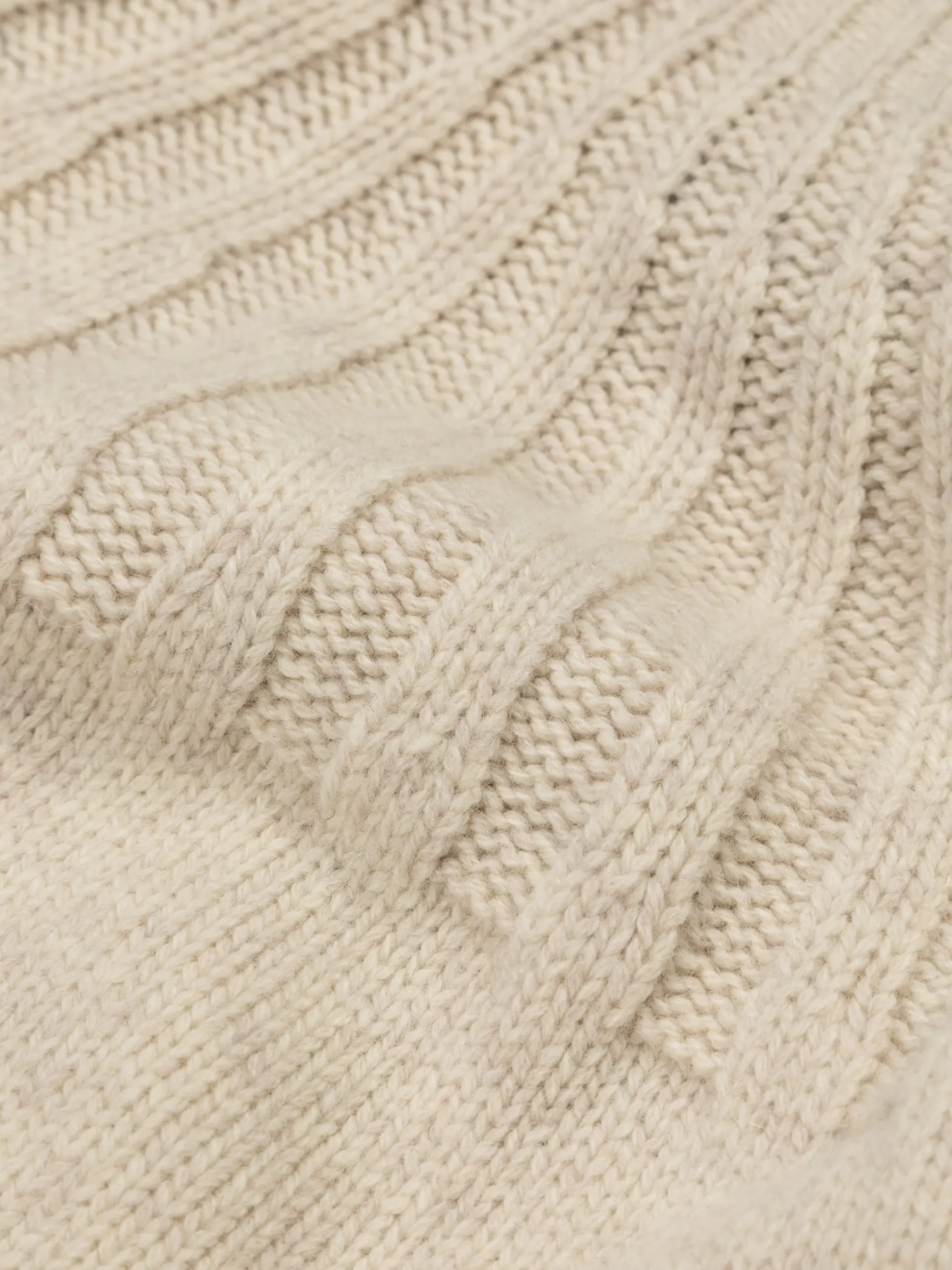 Fashion Finisterre Women's Stornoway Cable Yoke Sweater Oatmeal