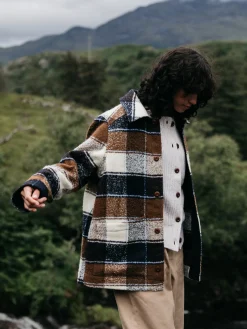 Store Finisterre Women's Stowe Blanket Jacket EcruMultiCheck